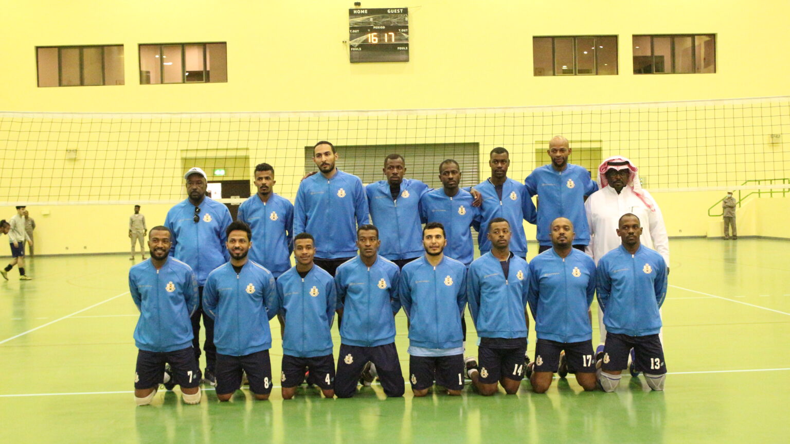 فريق كرة طائرة يحصل على المركز الأول في بطولة منطقة وادي الدواسر